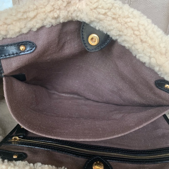 Louis Vuitton Limited Edition Monogram Black Patent Shearling Sac Thunder Tote - Picture 14 of 16